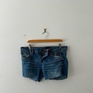 2B BEBE JEAN SHORTS SIZE 30
